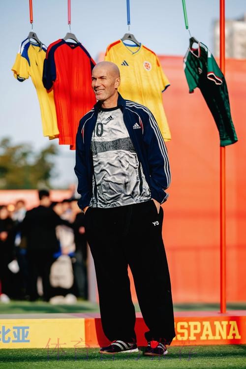 准备接班?阿斯:老佛爷考虑邀齐达内重返皇马任职 准备接班?阿斯:老佛爷考虑邀齐达内重返皇马任职